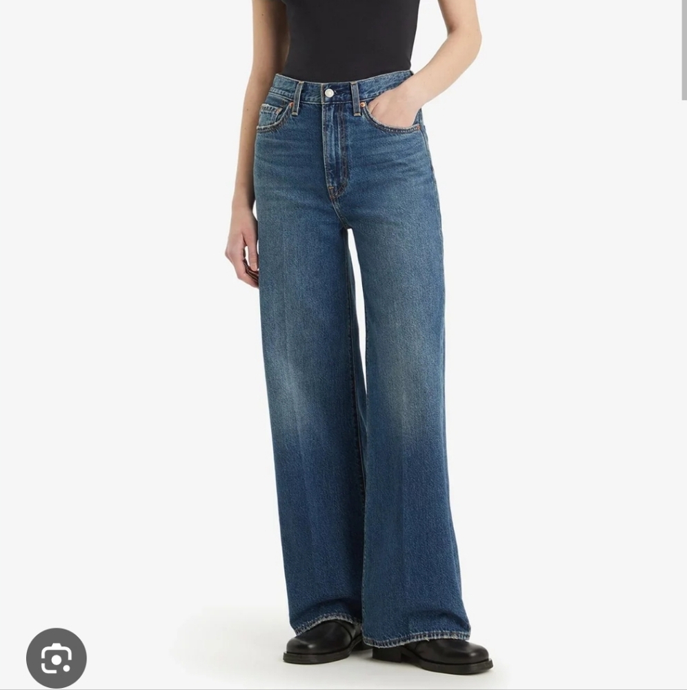 NWT Ribcage Wide Leg Levi's 32
